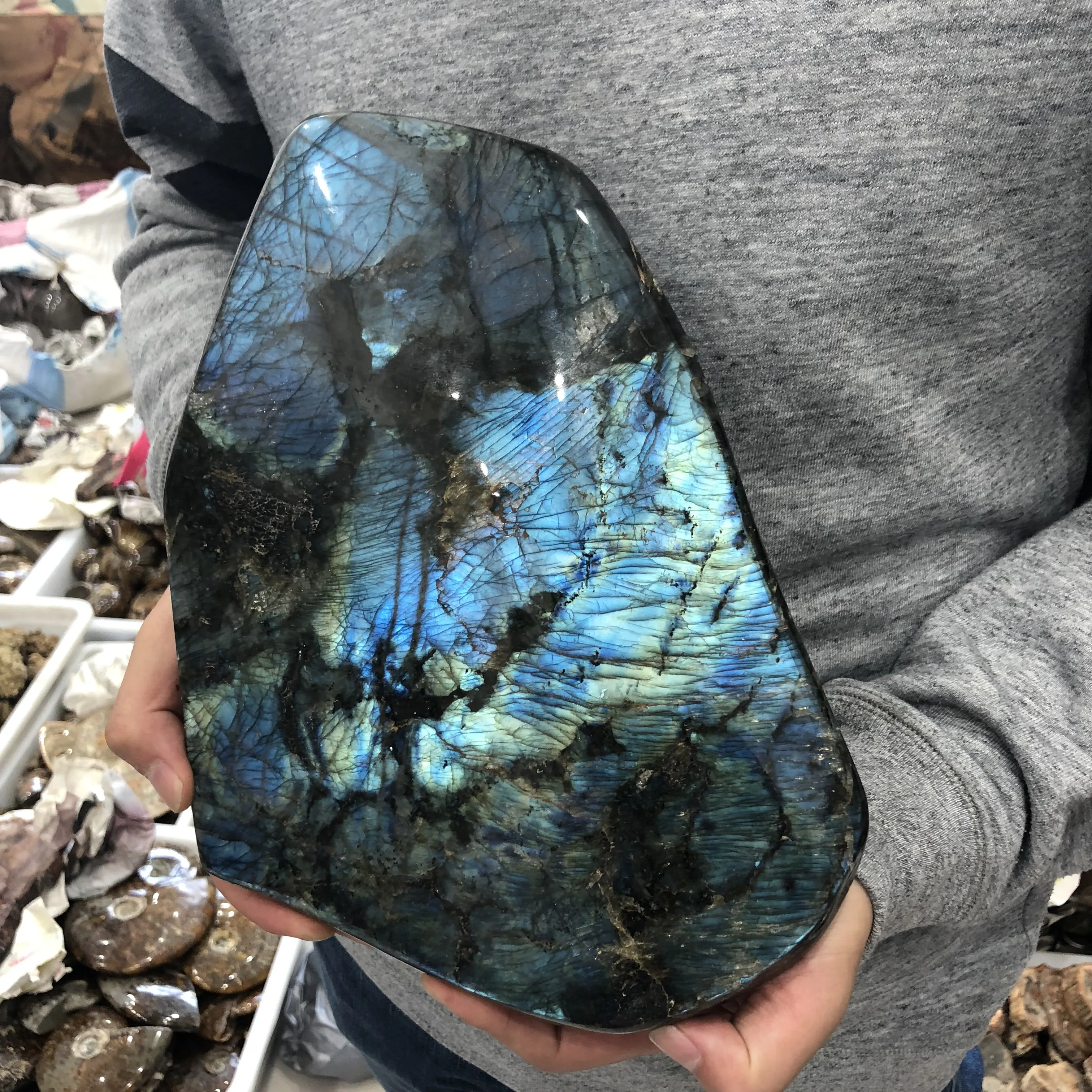 wholesale Large top quality pretty natural polished labradorite stone with blue flash