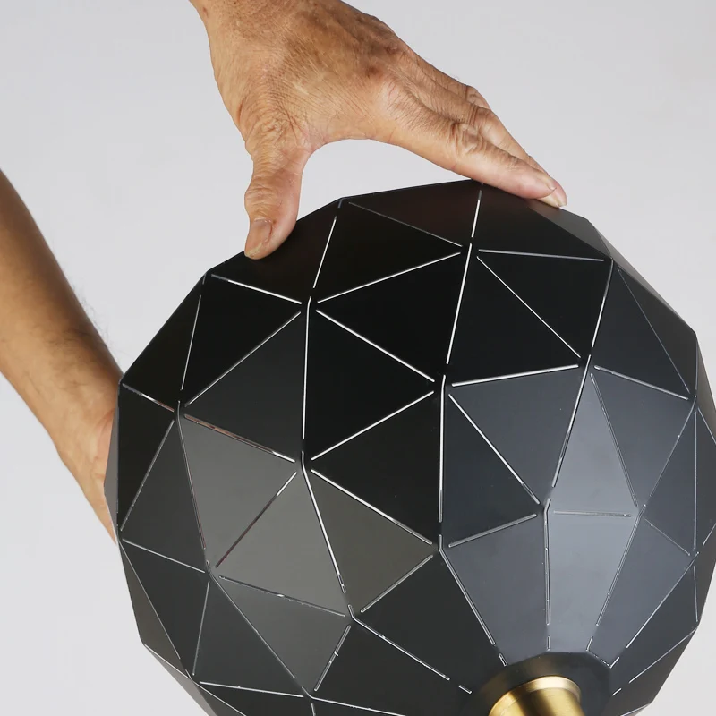 Zhongshan Modern Design Black Gold Metal Iron Ball Indoor Hanging Pendant Light Lamp Fixture for Kitchen Dinning Room Restaurant