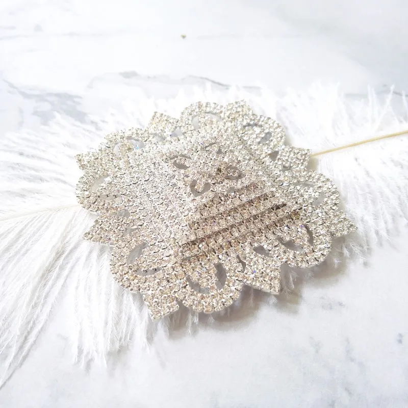 Туфли большого размера со стразами и пряжкой для свадебного приглашения