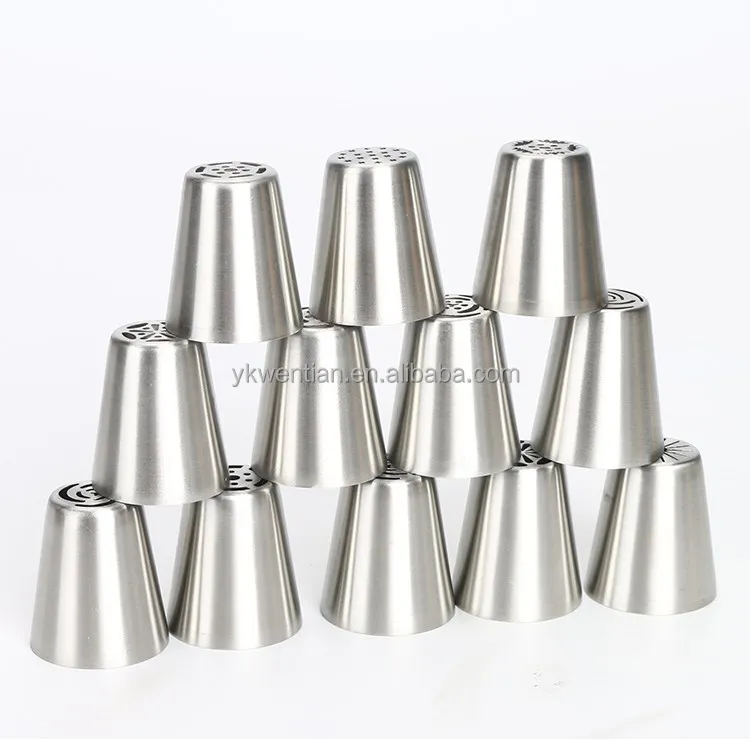 China OEM Cake Decorating Tool Nozzle With Pastry Bag Russian Tips Set