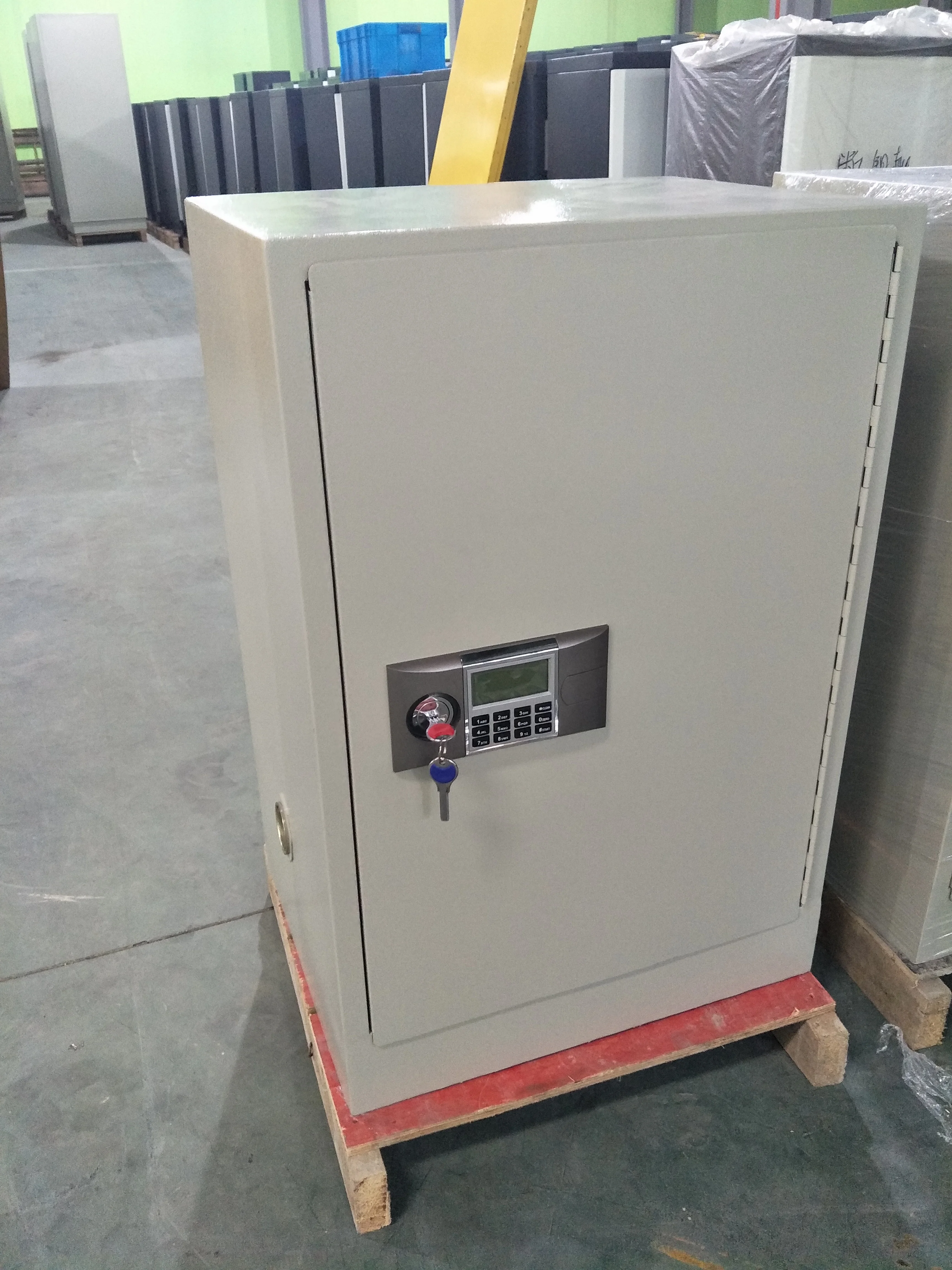 Golden Knight Chemical Laboratory Equipment For Toxicant, Chemistry Cabinet With Double Lock