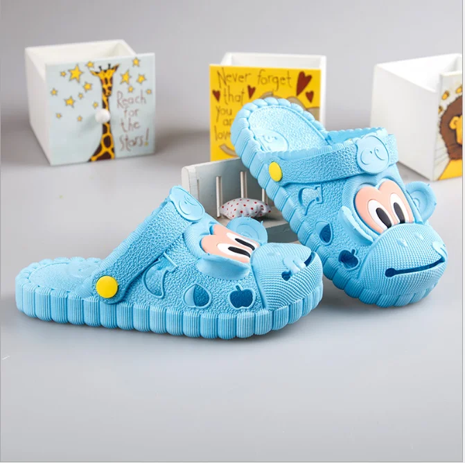 New baby shoes soft bottom cold slippers summer cartoon baotou anti-skid.