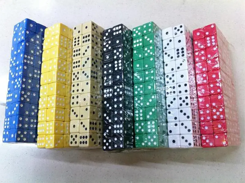 Factory Wholesale Customized 15 mm Eco Plastic Square Dice for Games
