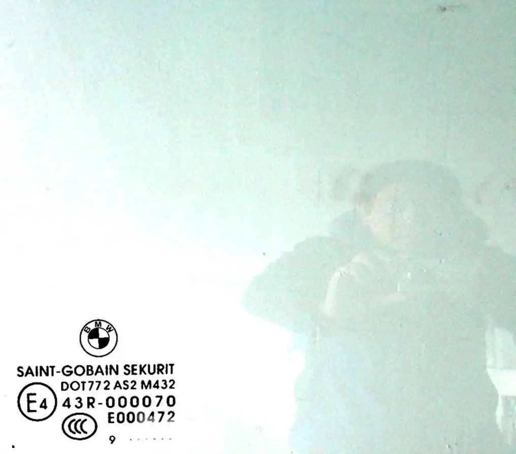 
2447LGNS4RV for BMW E90 car side window glass 