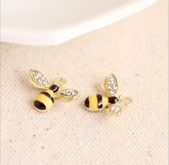 Drop the oil metal cute bees charms fashion DIY accessories lovely crystal rhinestone insect bee pendant charm jewelry