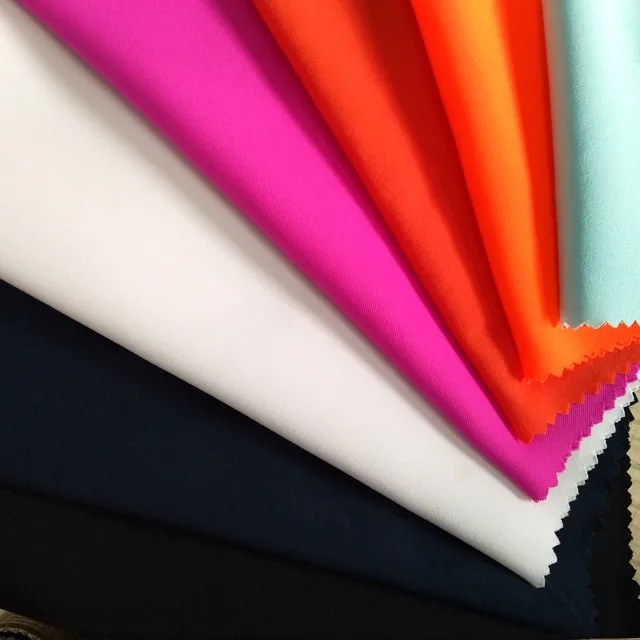 Механическая эластичная эпонж-ткань из 100% полиэстера, с покрытием и тиснением