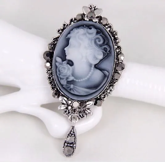 Vintage alloy Cameo Brooch Queen Head Cameo Brooch