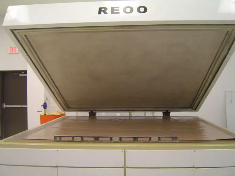 Машина для производства солнечных панелей Nantong REOO и машина ламинирования