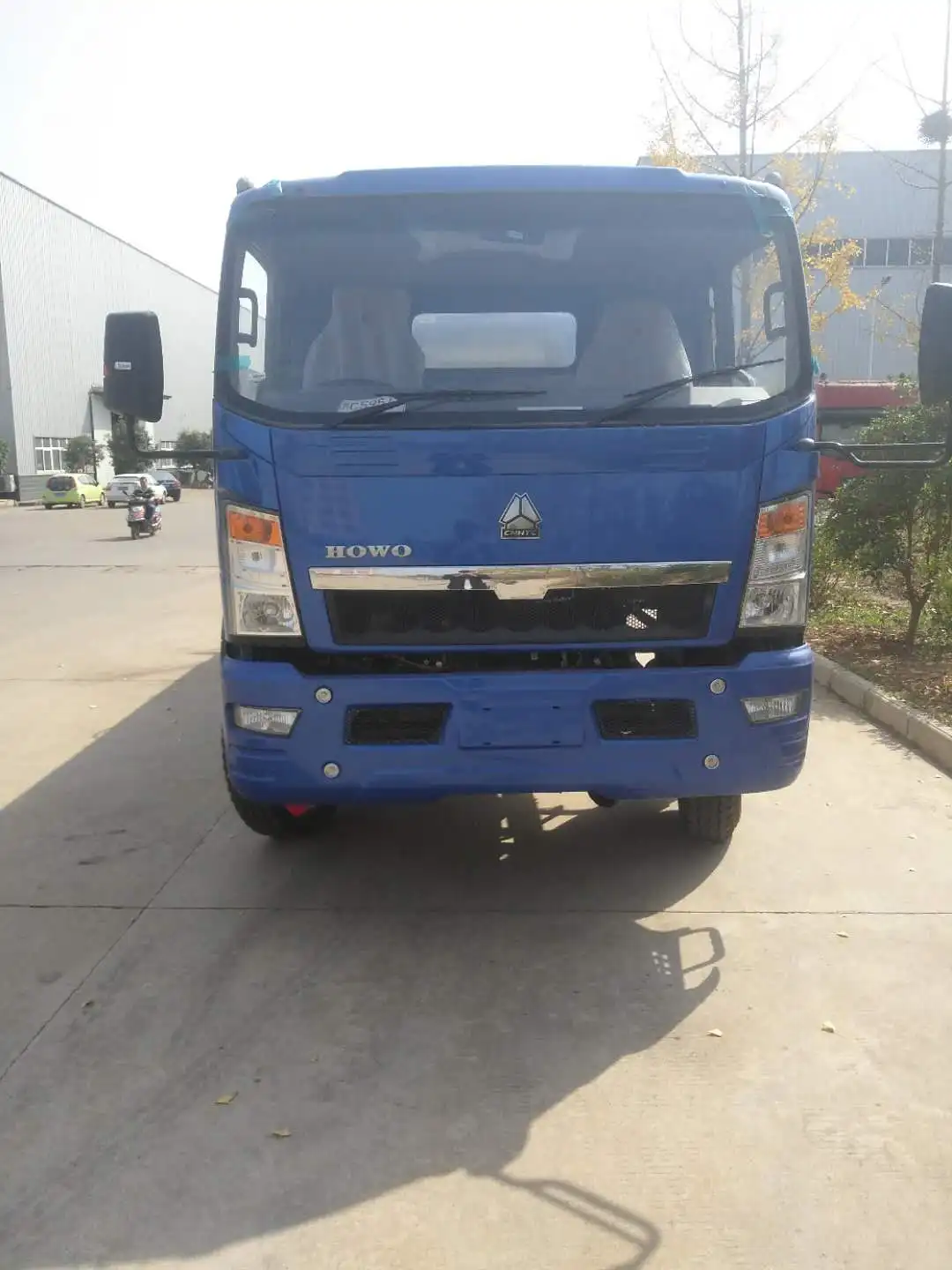 Euro II 4X2 HOWO 10000 liters refuel tank truck 2 axles 10cbm fuel bowser tanker truck 10t oil tank truck for sale