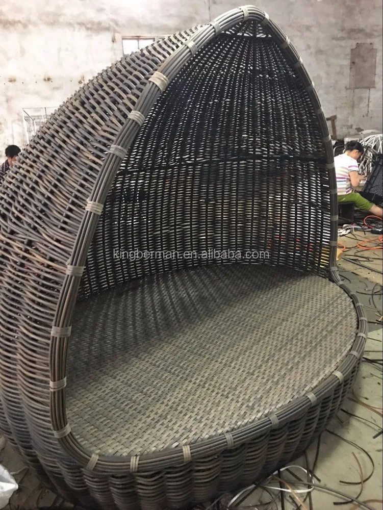 Outdoor Furniture Rattan Garden Furniture Daybed Beach Thick Rattan Sofa Daybed Set