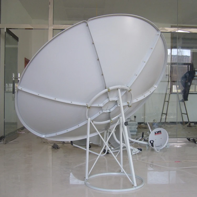 OUTDOOR OFFSET C-BAND BIG SATELLITE TV ANTENNA