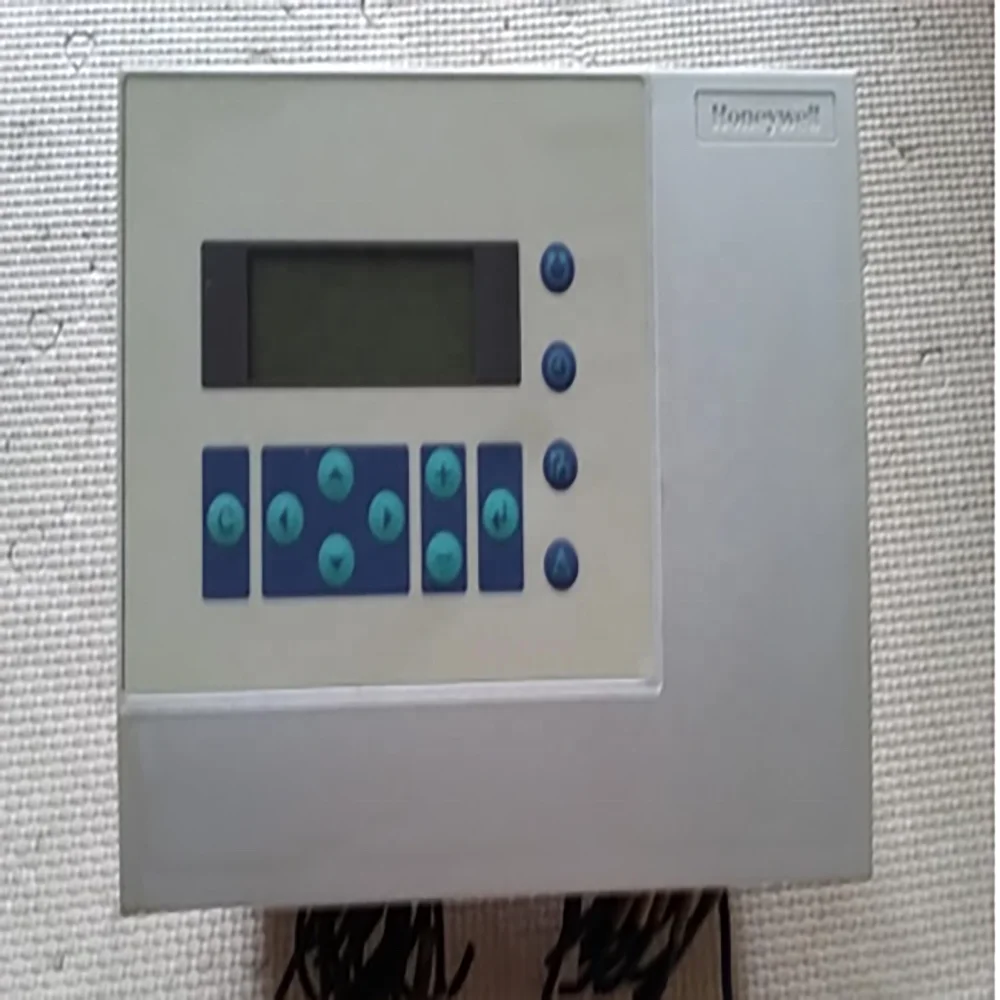 Honeywell DDC controller XL50A-UMMI-PC