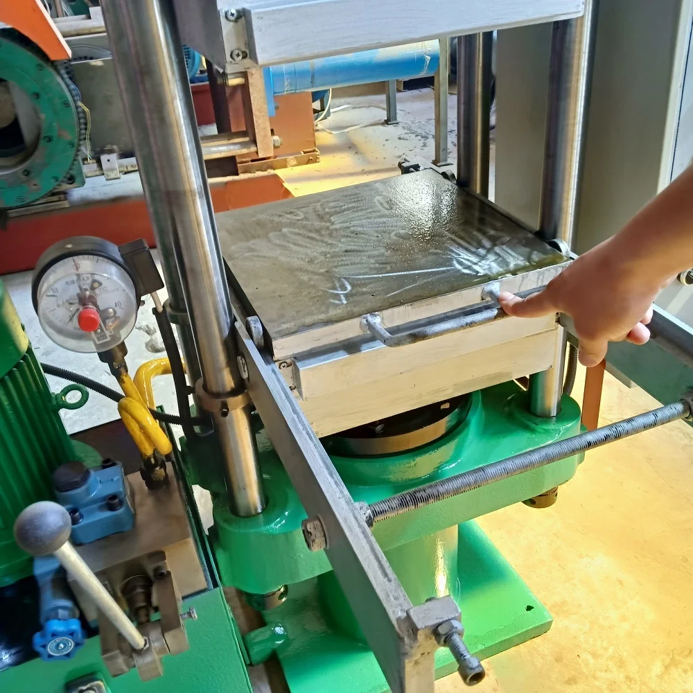 100 T Rubber products plate vulcanizing press from China factory