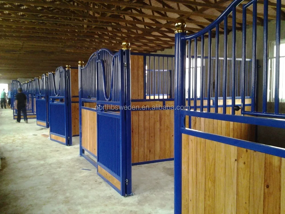 equestrian horse box with hinge door