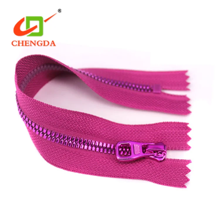 2024 CHENGDA Wholesale Price Auto-Lock Open End Plastic Zipper for Bags Garments