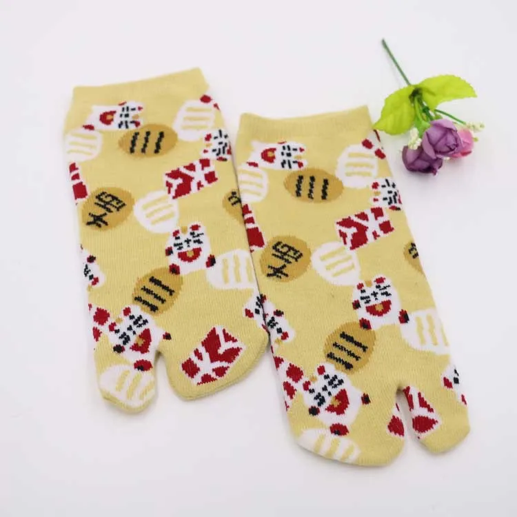 Wholesale Colorful Knitted Cotton Japanese Ankle Socks Funny Tabi Socks