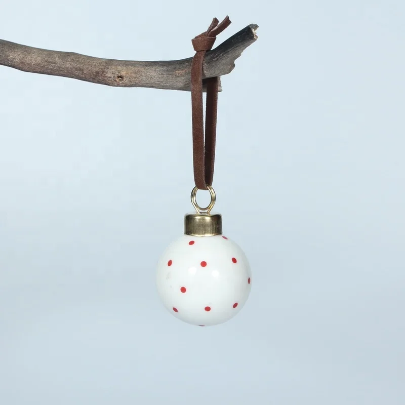 Promotional Ceramic Christmas Ornaments Ball with Good Quality