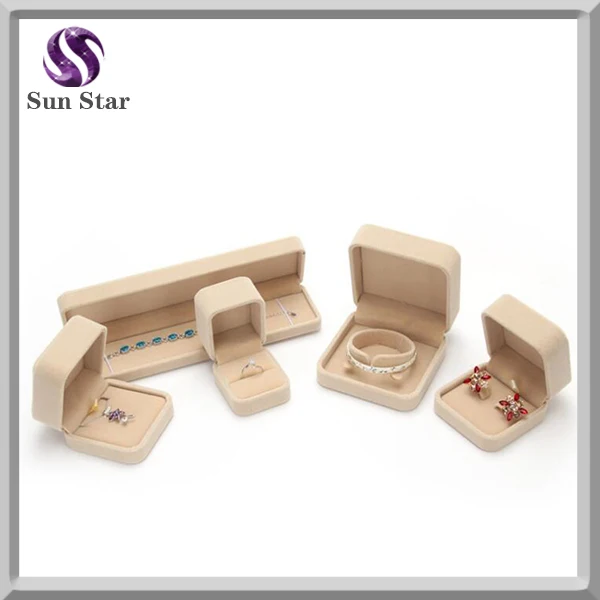 Luxury velvet red jewelry gift boxes for necklace earrings rings