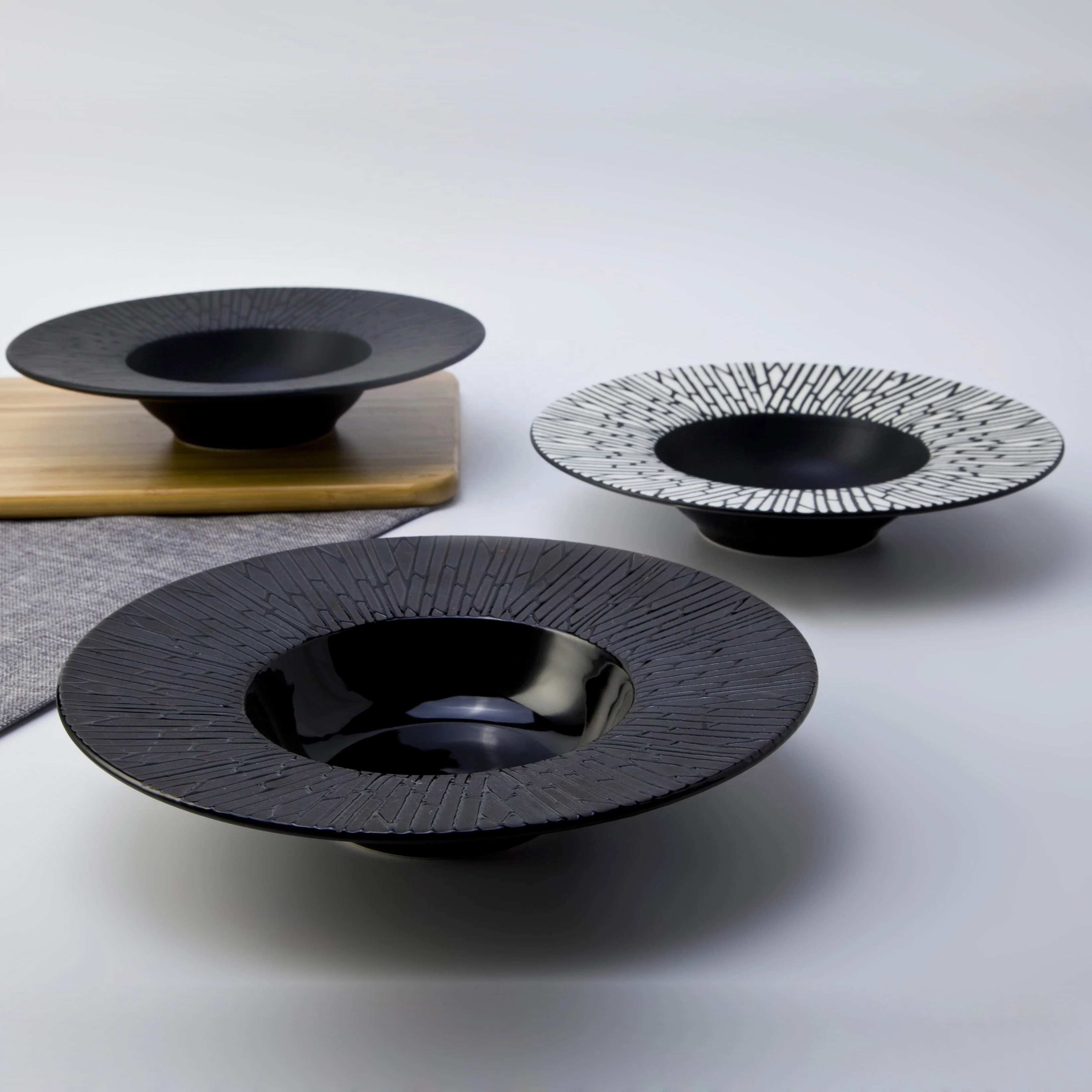 Ceramic porcelain dinnerware plates hotel ware dinner plates for restaurant europe style high quality salad pasta bowl