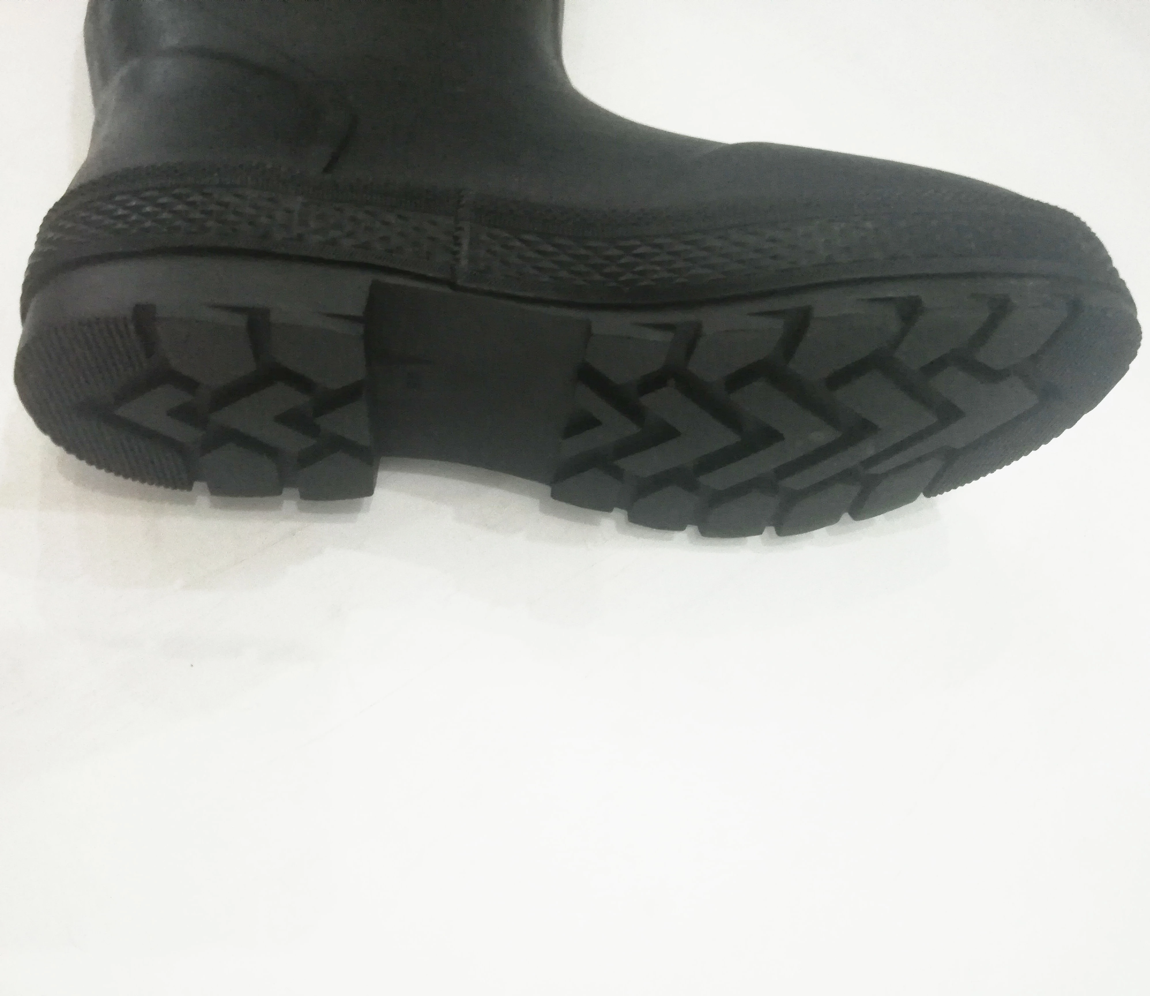 
man camo neoprene hunting accessory hunting boots 