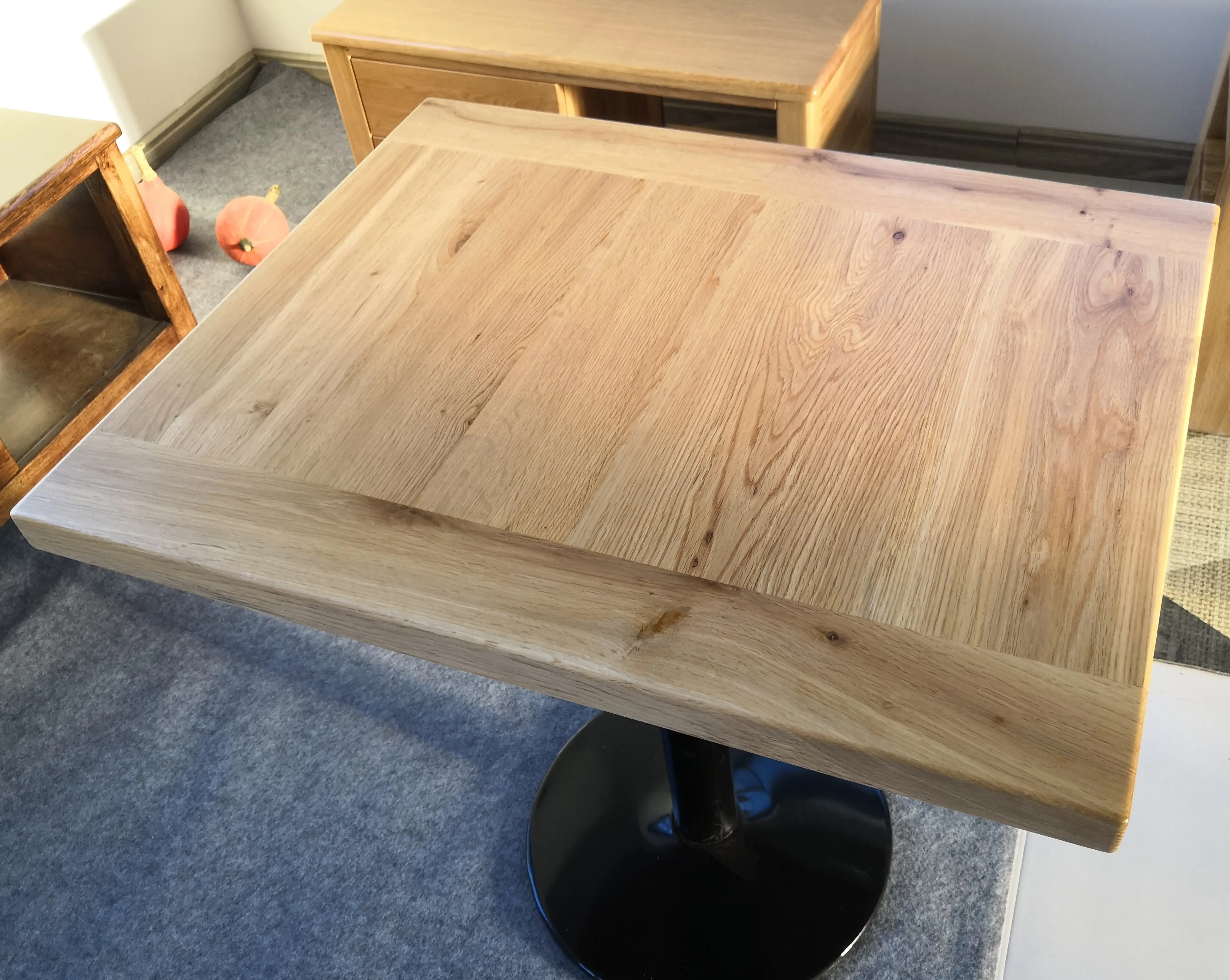 Стол из дубового шпона