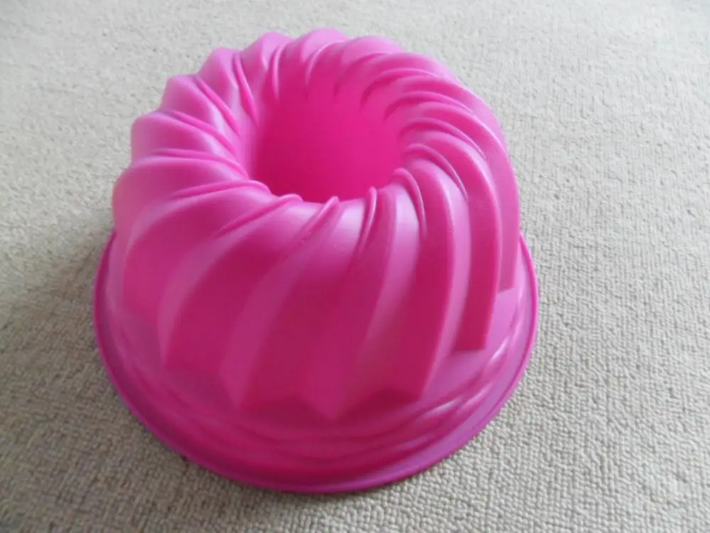 Non-stick Food grade Silicone Fluted Bundt Cake Pan Pound Cake tray Brownie and Cornbread mold