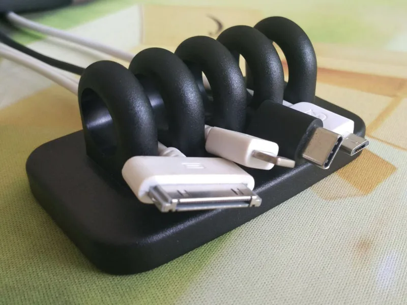 
No bad smelling wire clips desktop cable organizer 