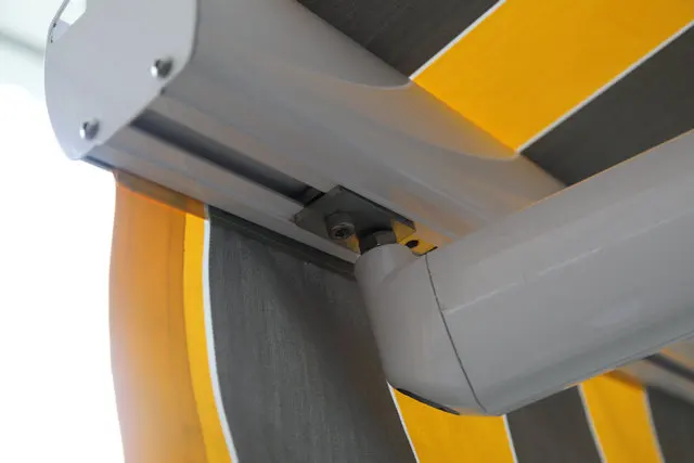 Outdoor Sun Rain Protect Electric Folding Arm System Retractable Awning