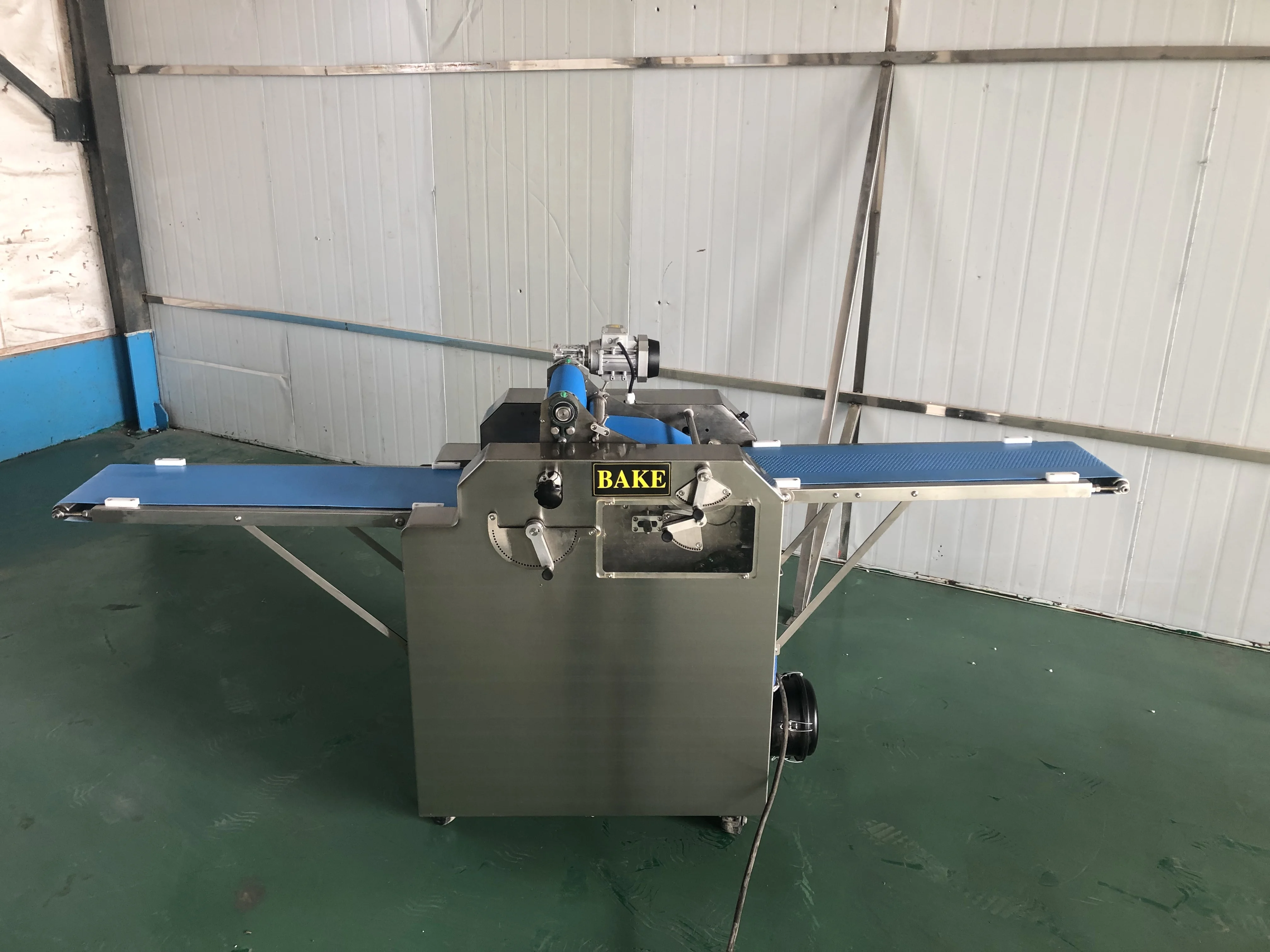 Croissant Making Full Production Line Croissant Line Machine With Sheeter Cutter Roller Oven