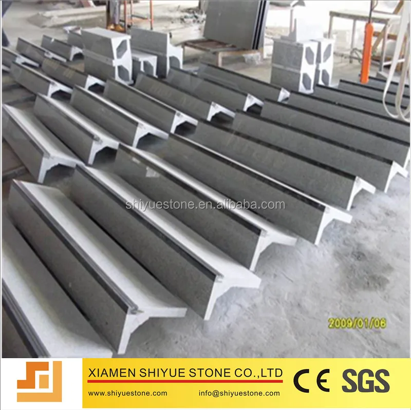 Уличные каменные ступеньки, гранитные лестницы