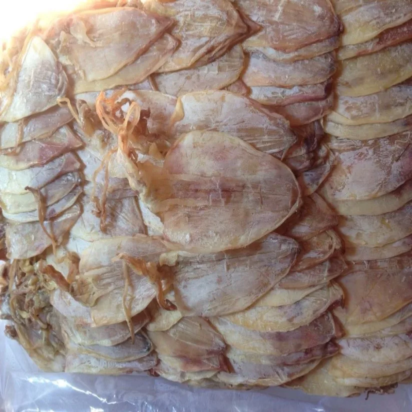 Skin on bulk cheap dried black squid for sale