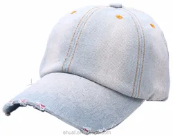 Бейсболка из джинсовой ткани