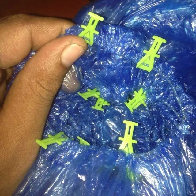 Automatic Eco-Friendly Plastic Shoe Covers Dispenser Waterproof and Stocked House Cleaning Tool with Steel Frame