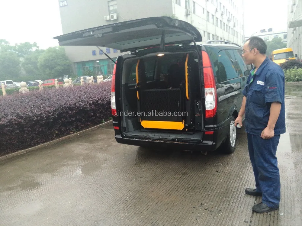 Outdoor Electric Power Wheelchair Lift Disabled Handicapped People Elderly Wheelchair Scissor Lift Platform 300kg Capacity