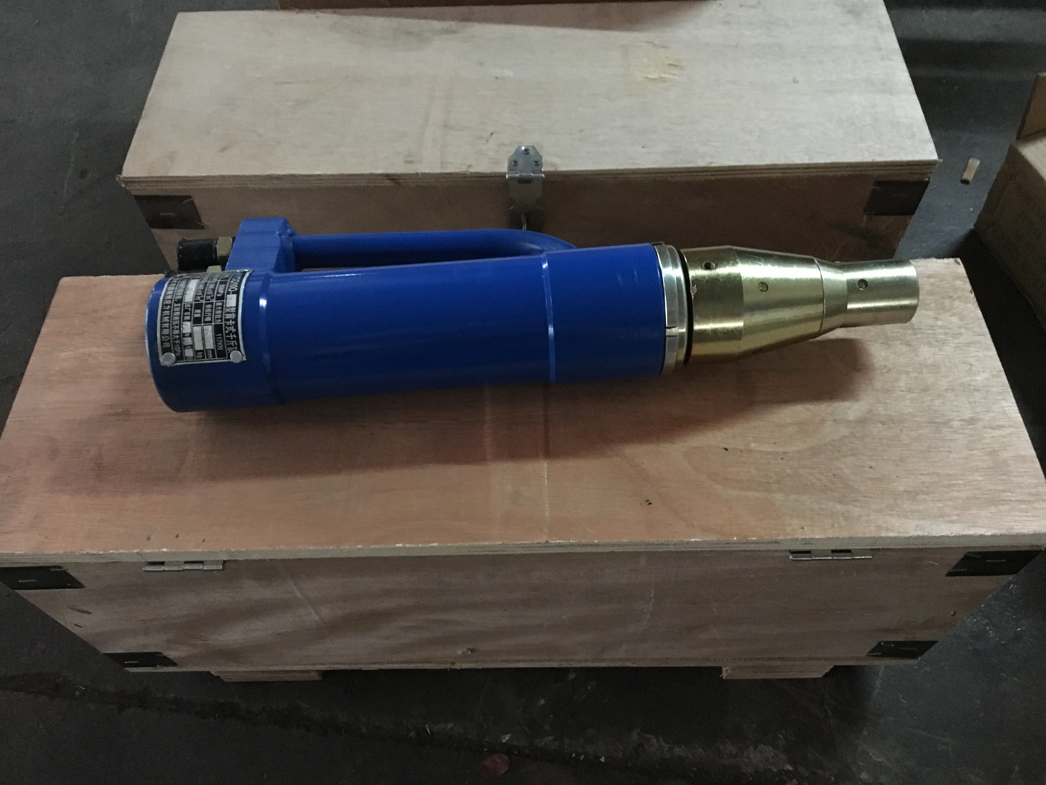 Made in china prestressed mono jack 10tons for post tension pc strand steel materials machines ready stock