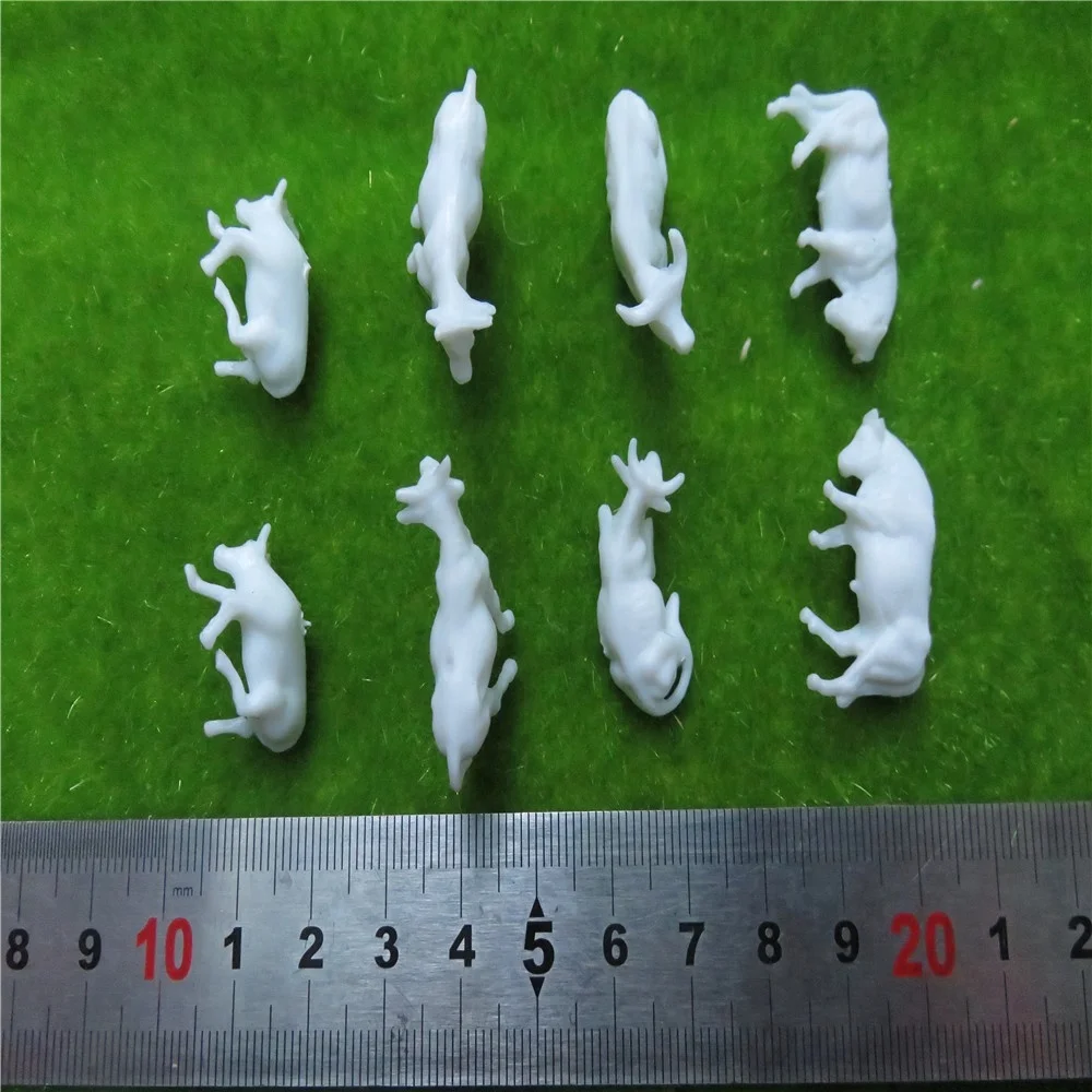 
scale white animals for HO scale farm 