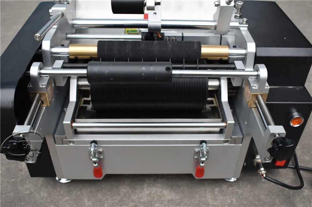 BEN-L114 automatic labeling machine for clothing label making machine