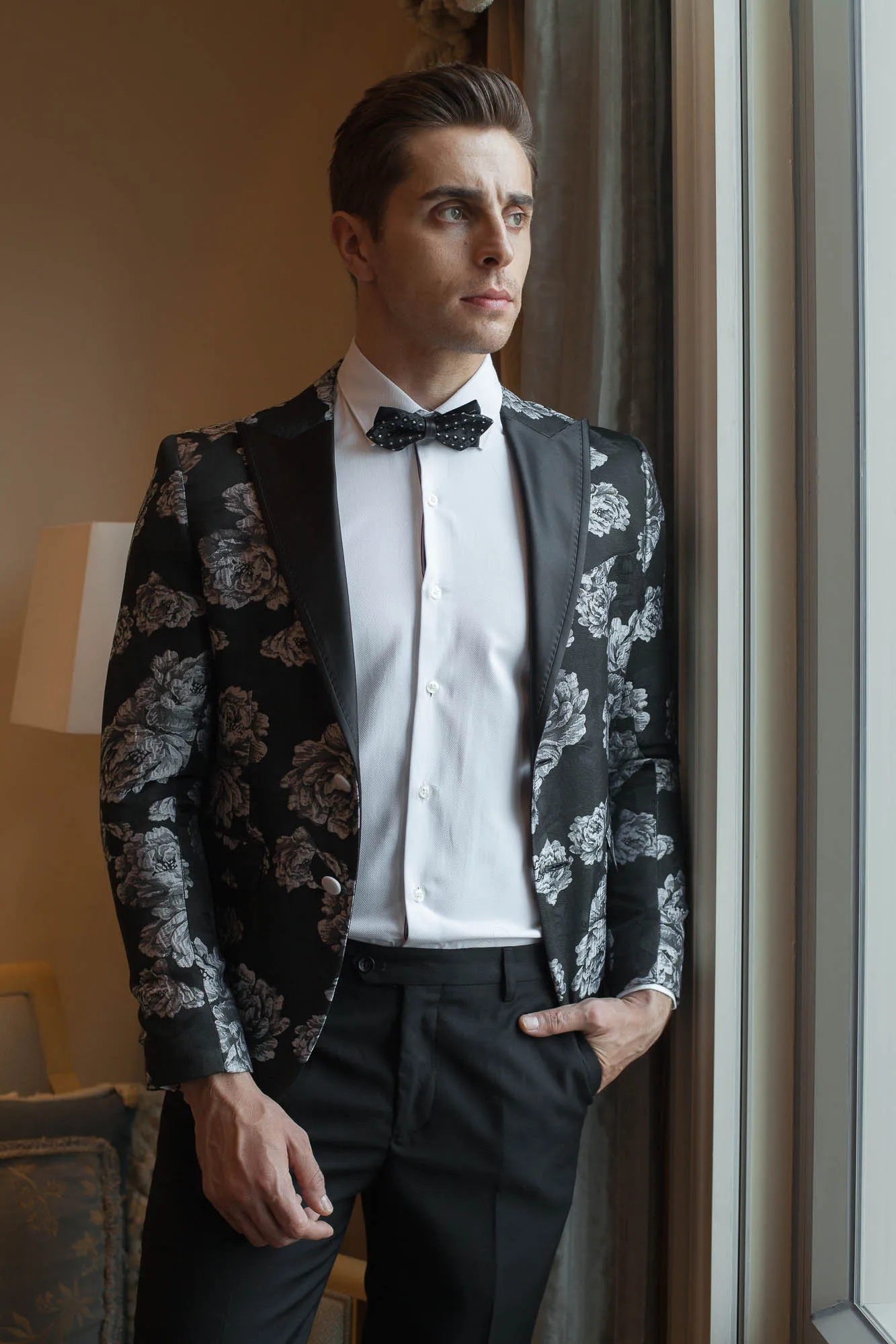 Мужской элегантный жаккардовый костюм из 2 предметов, облегающий смокинг