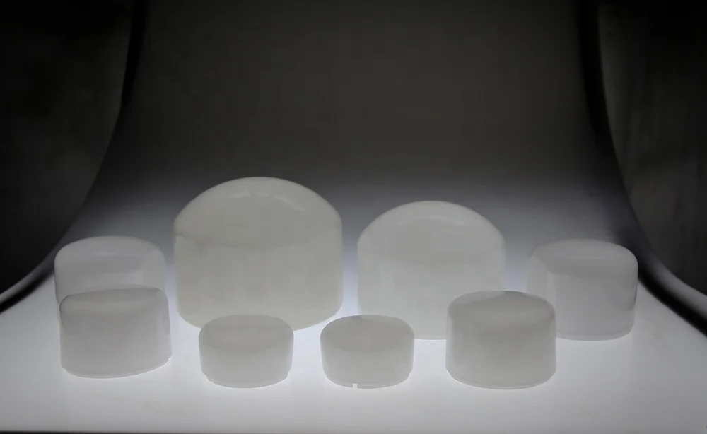 Dual servo system high speed lamp cover blowing machine