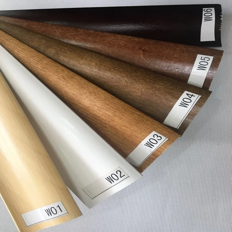 Изящные деревянные жалюзи из липы для окон