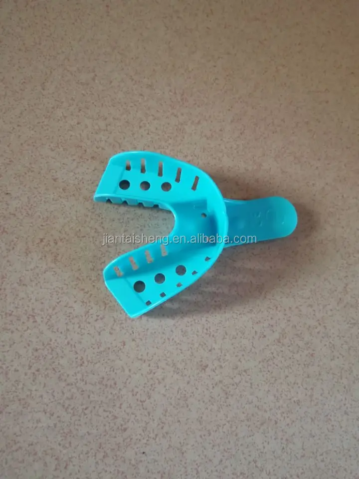 Full mouth tray for alginate impression material