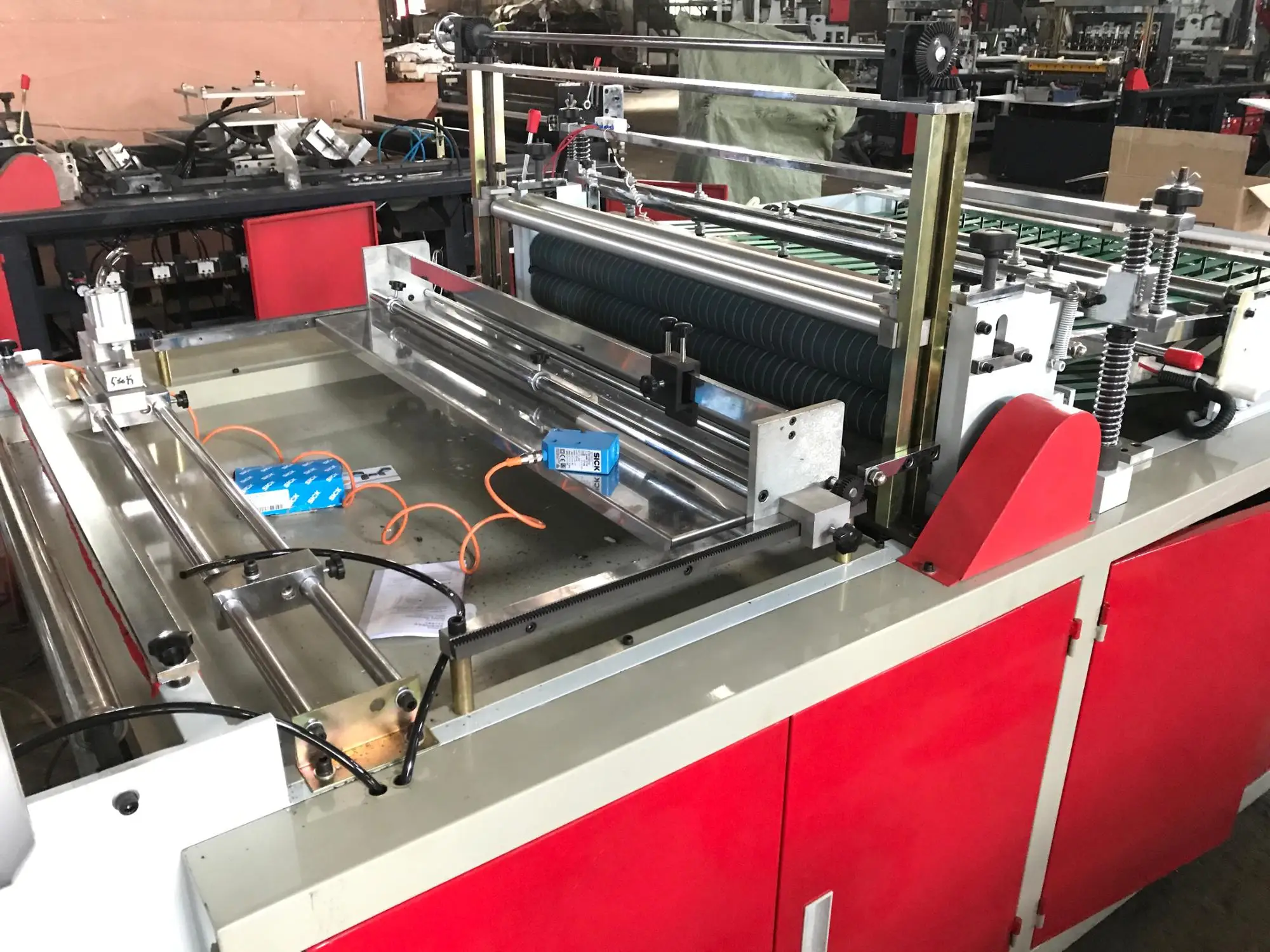 Multifunctional BOPP OPP PP PE heat cutting side sealing bag making machine