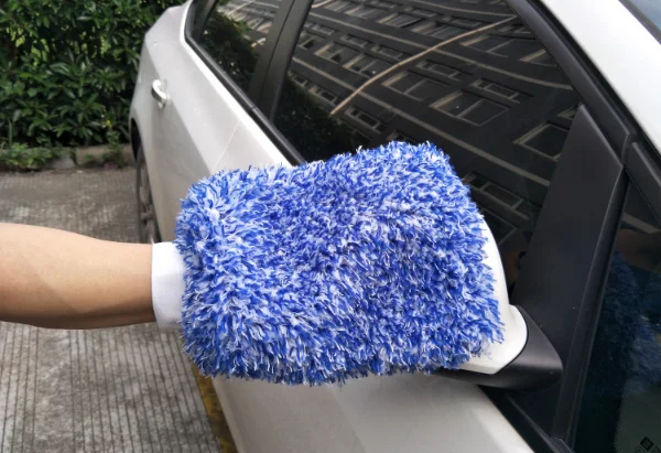 
Colored long hair coral gloves Microfiber cleaning and washing glove 