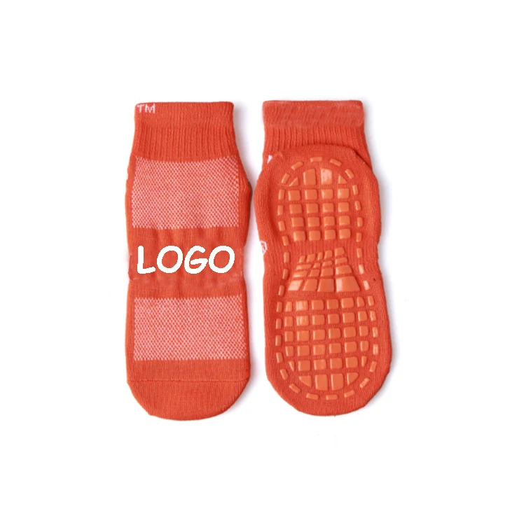 Customized logo playground anti slip grip socks indoor jump trampoline park socks for adults and kids