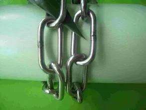 Стальная проволочная цепь с сварочным аппаратом