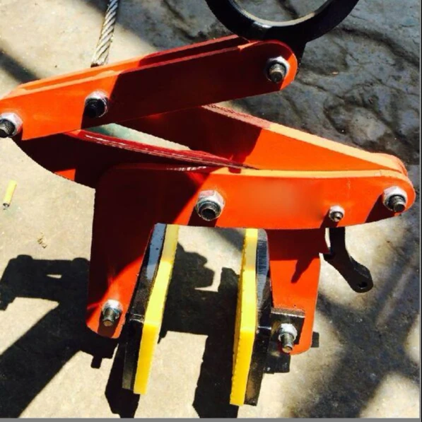 Stone clamp for carrying slab