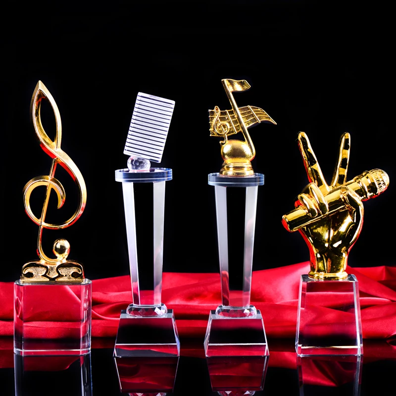 Хрустальный трофей уникального дизайна от профессионального производителя