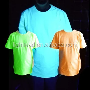 Декоративная светящаяся в темноте футболка с изменением цвета УФ