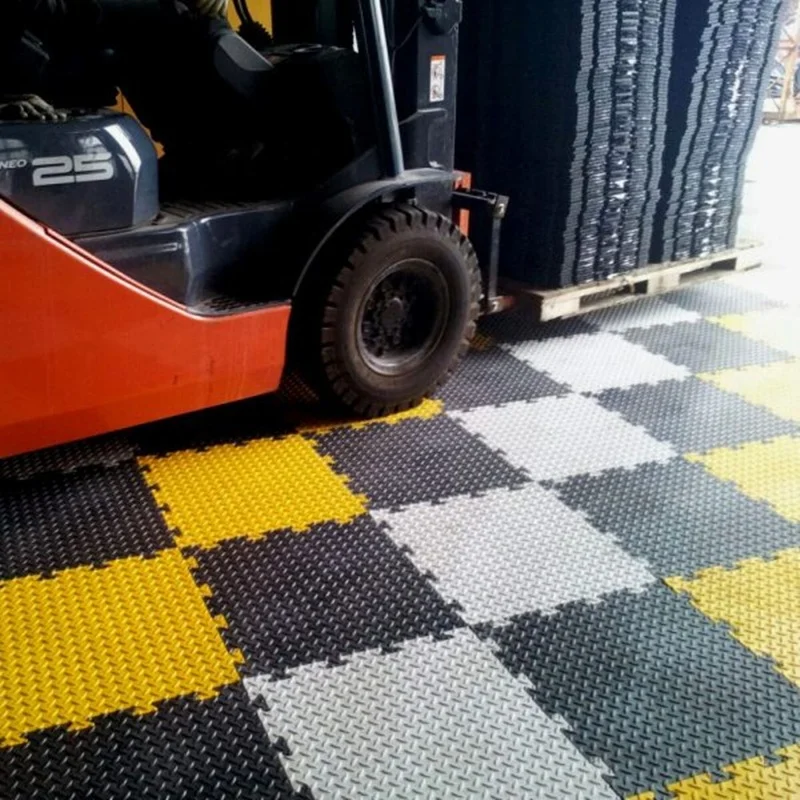 Garage Flooring Heavy Duty Professional White and Black Garage Floor Tiles Interlocking Plastic