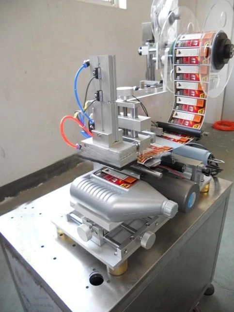 High Precision Semi automatic flat labeling machine plane for Square box SD Card